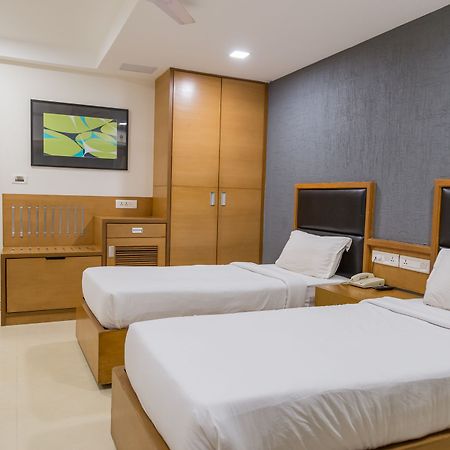 The Silver Leaf Hotel Ahmadabad Zewnętrze zdjęcie