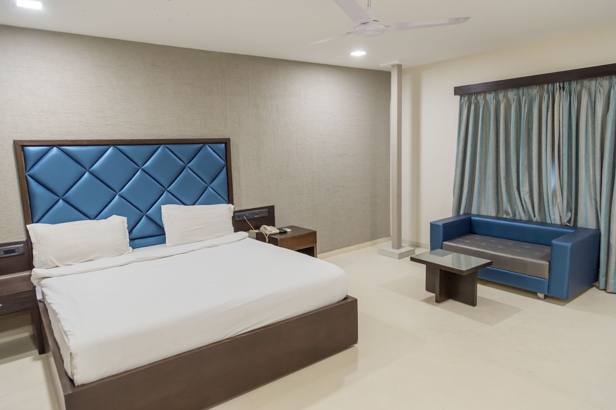 The Silver Leaf Hotel Ahmadabad Zewnętrze zdjęcie